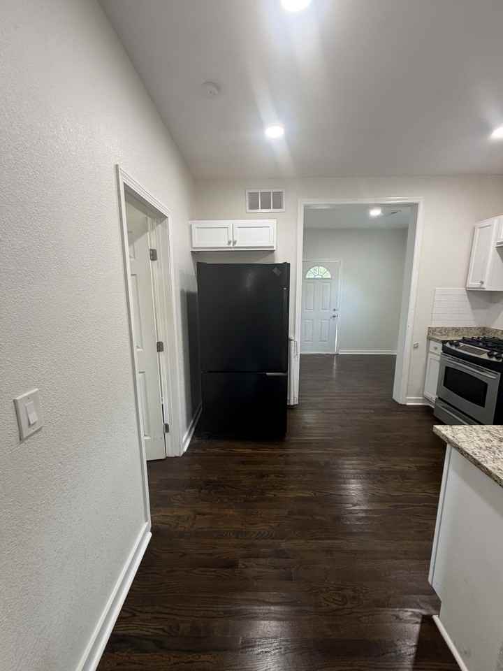 5814 Ne Gunn Ave #1 - Photo 4 of 15