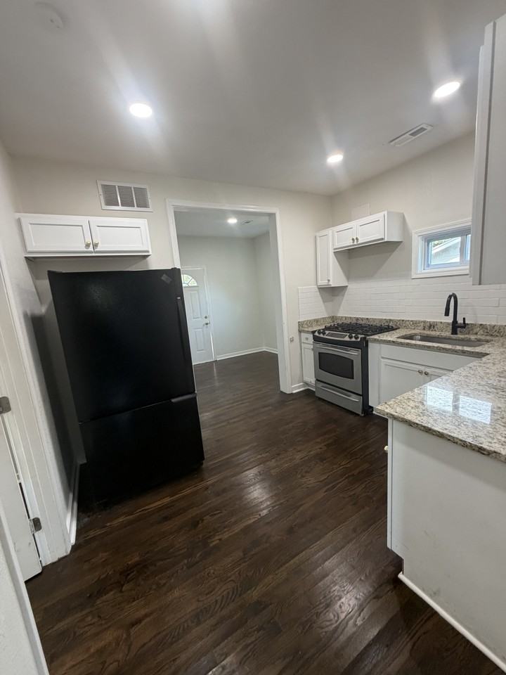 5814 Ne Gunn Ave #1 - Photo 5 of 15