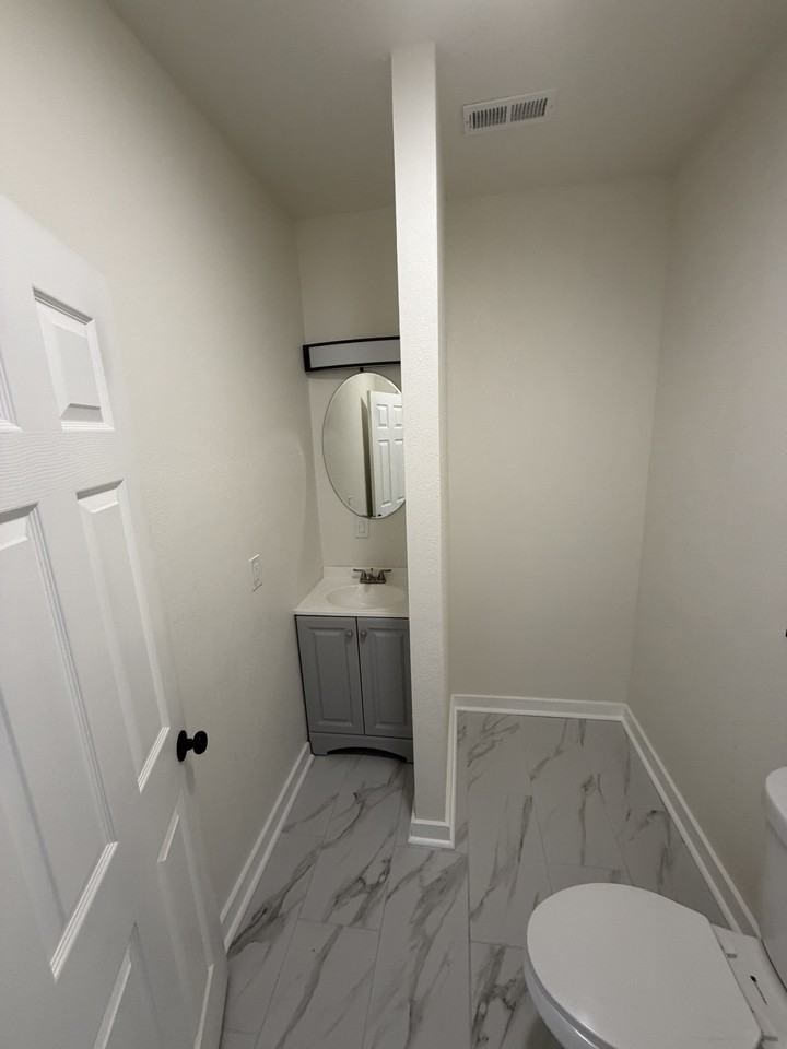 5814 Ne Gunn Ave #1 - Photo 7 of 15