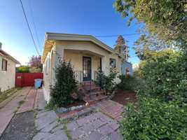 featured image of 1227 Hopkins St #1