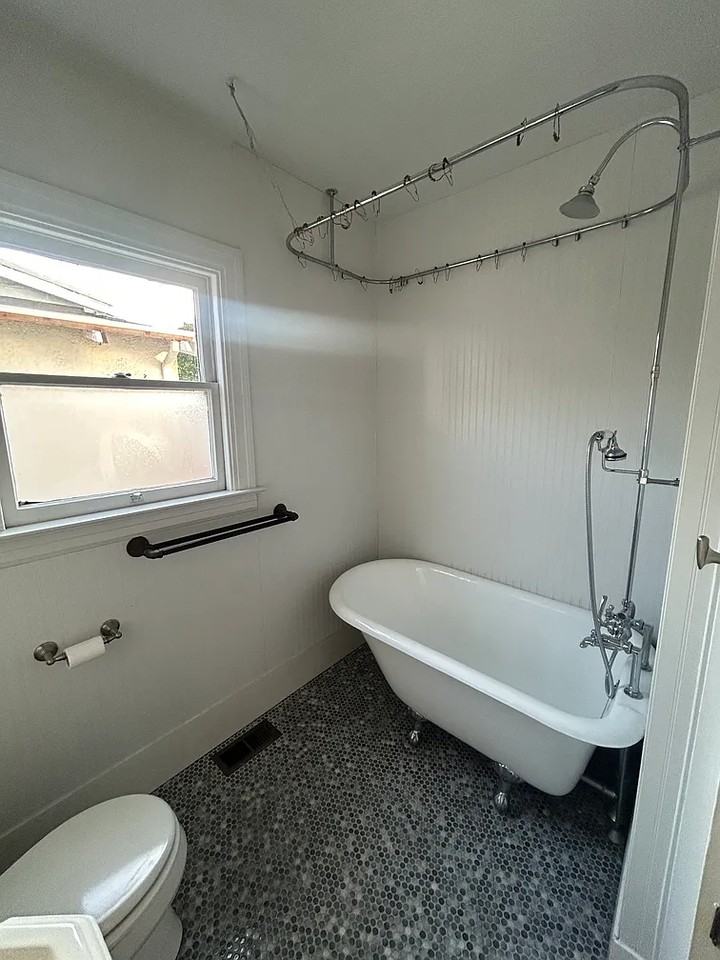 1227 Hopkins St #1 - Photo 5 of 16