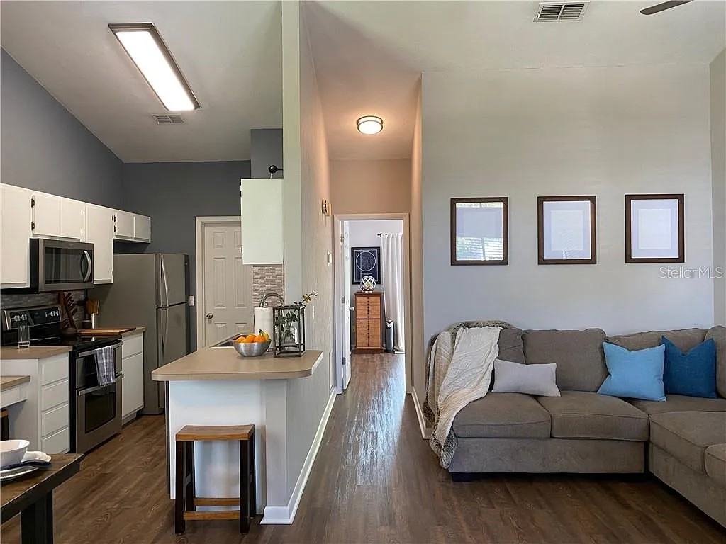 2839 Sw 39th Ave #1 - Photo 6 of 42