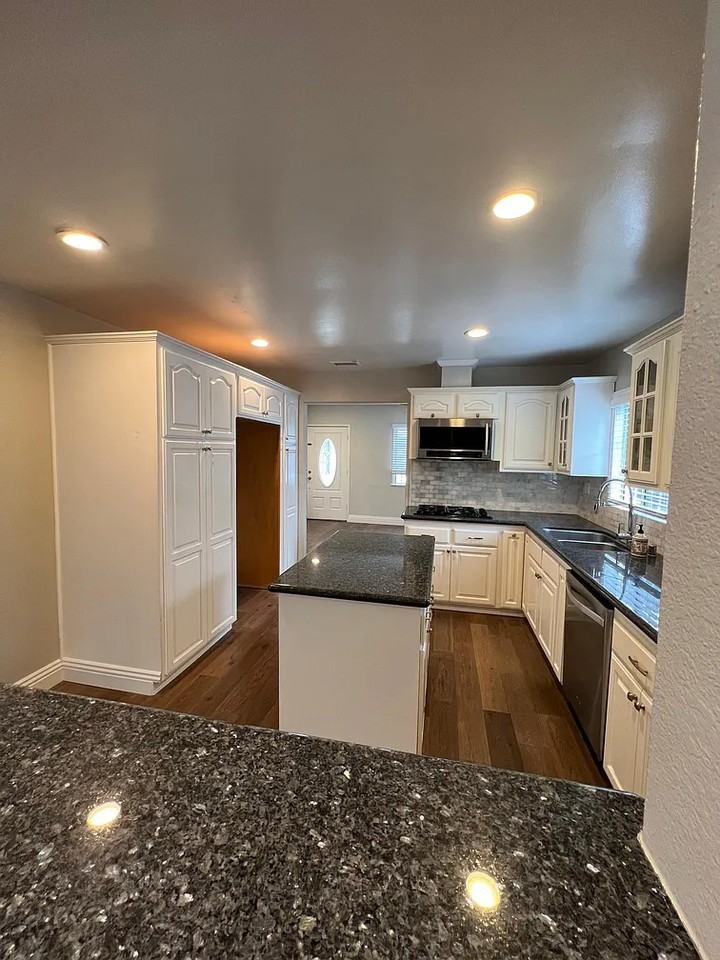 16621 Patronella Ave #1 - Photo 2 of 32