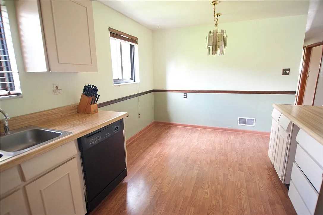 2312 Perricrest Dr #1 - Photo 2 of 32