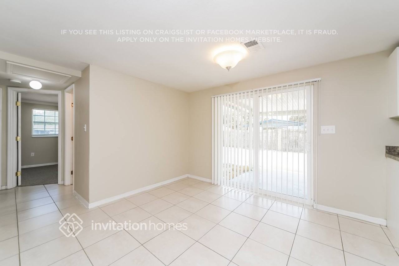 711 Starke Lake Cir - Photo 6 of 17
