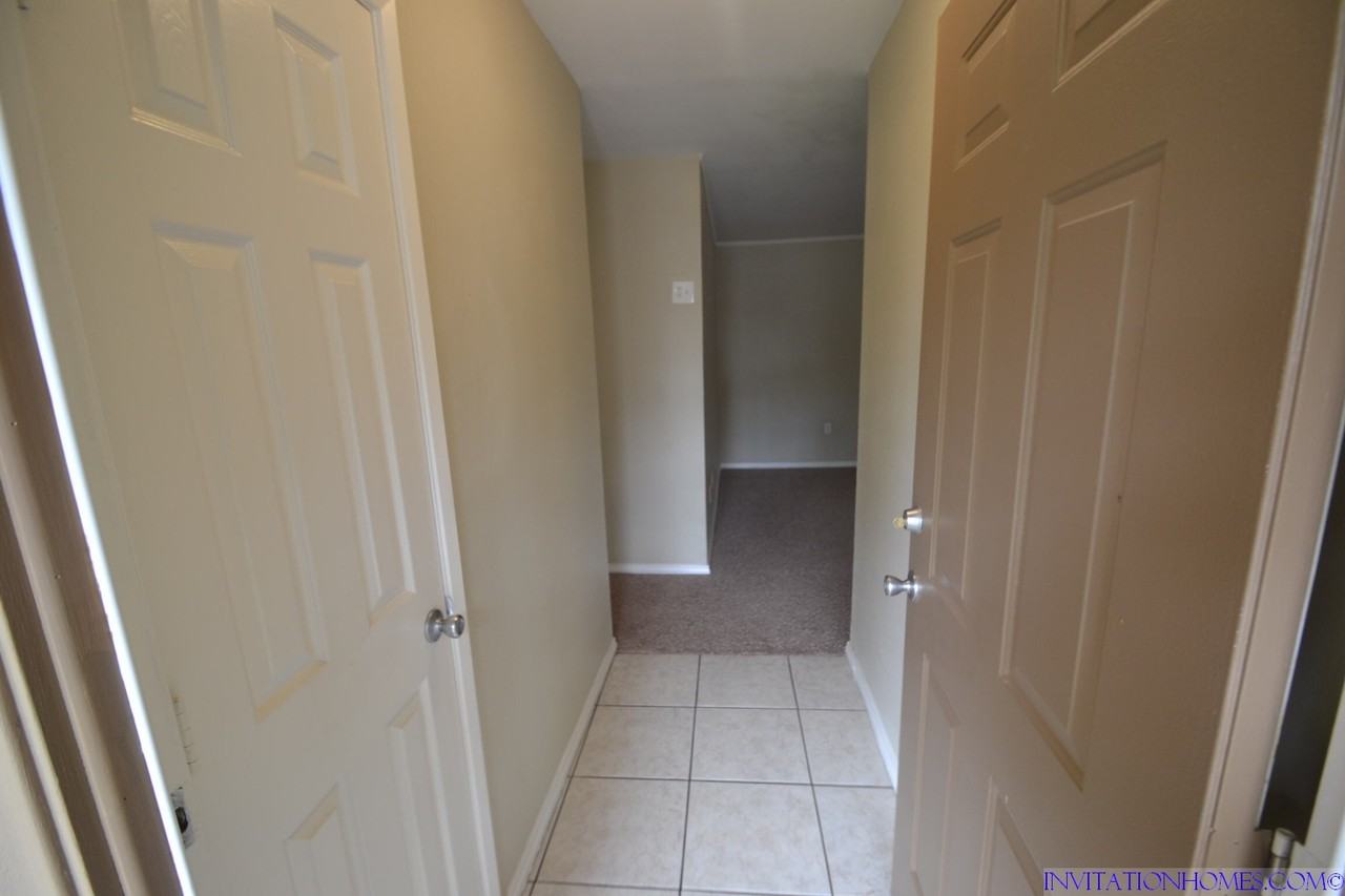26862 Royce Ln - Photo 2 of 15