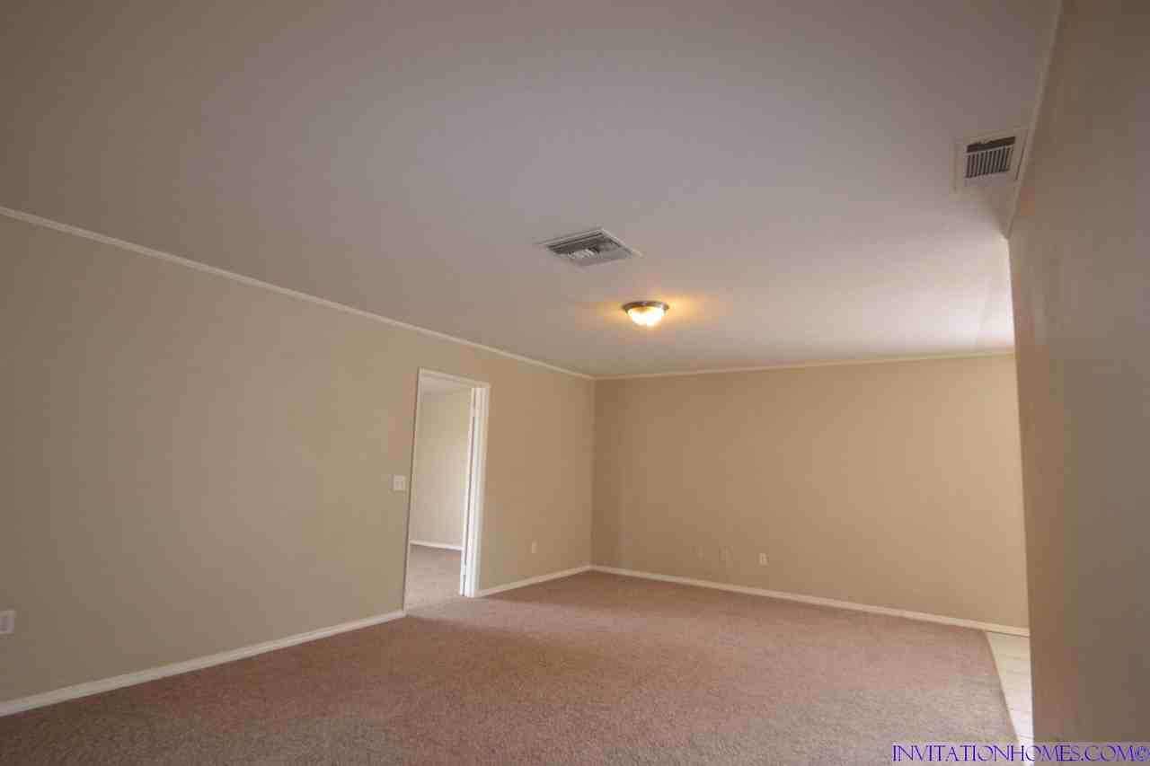 26862 Royce Ln - Photo 3 of 15