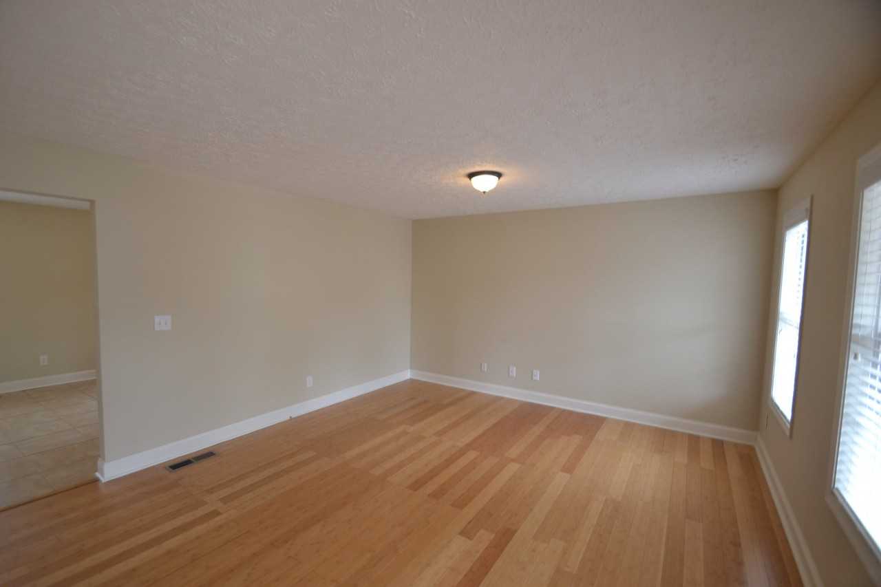 109 Copper Mine Ln - Photo 2 of 13