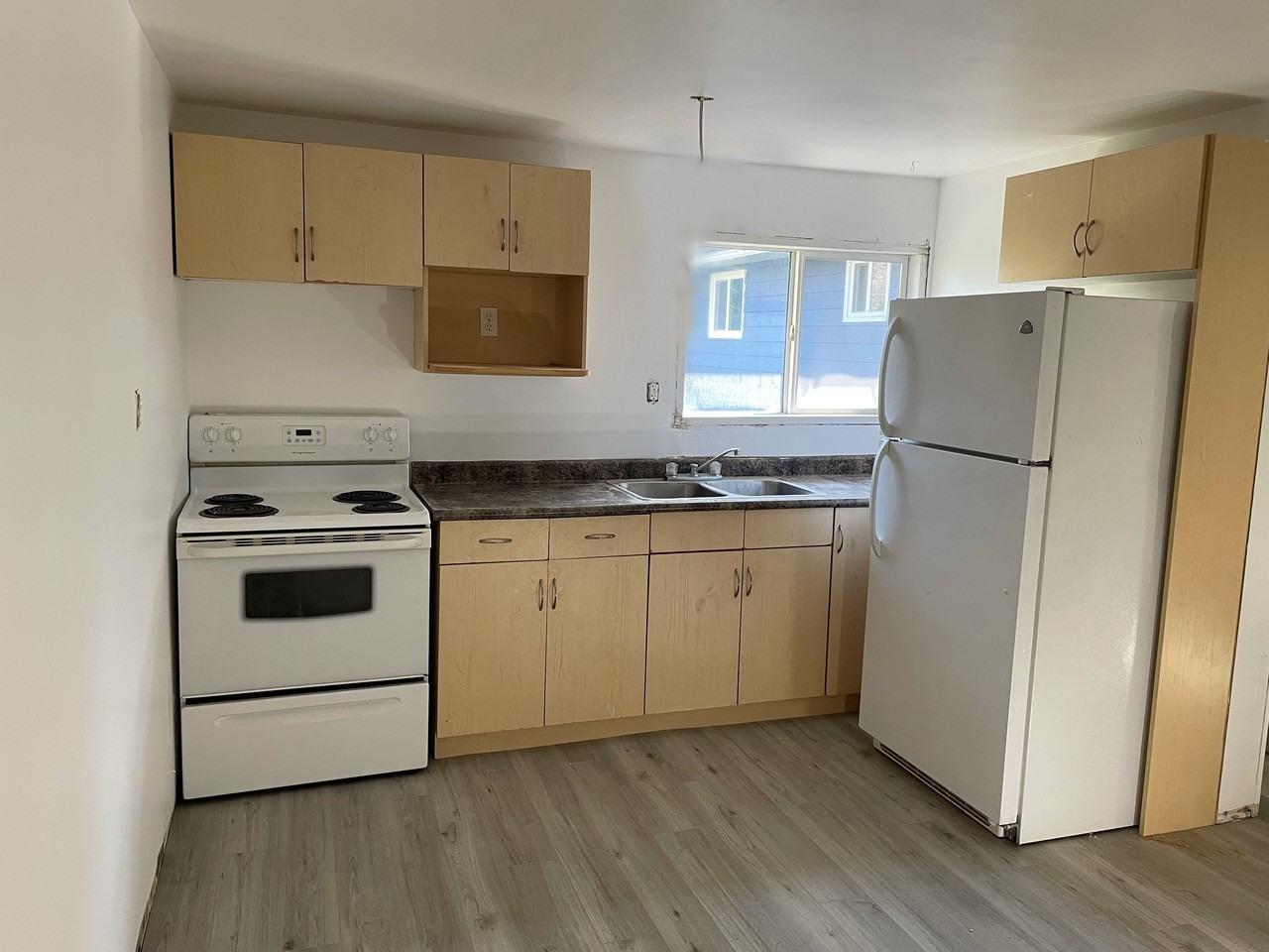 319 Center Avenue - Photo 2 of 6