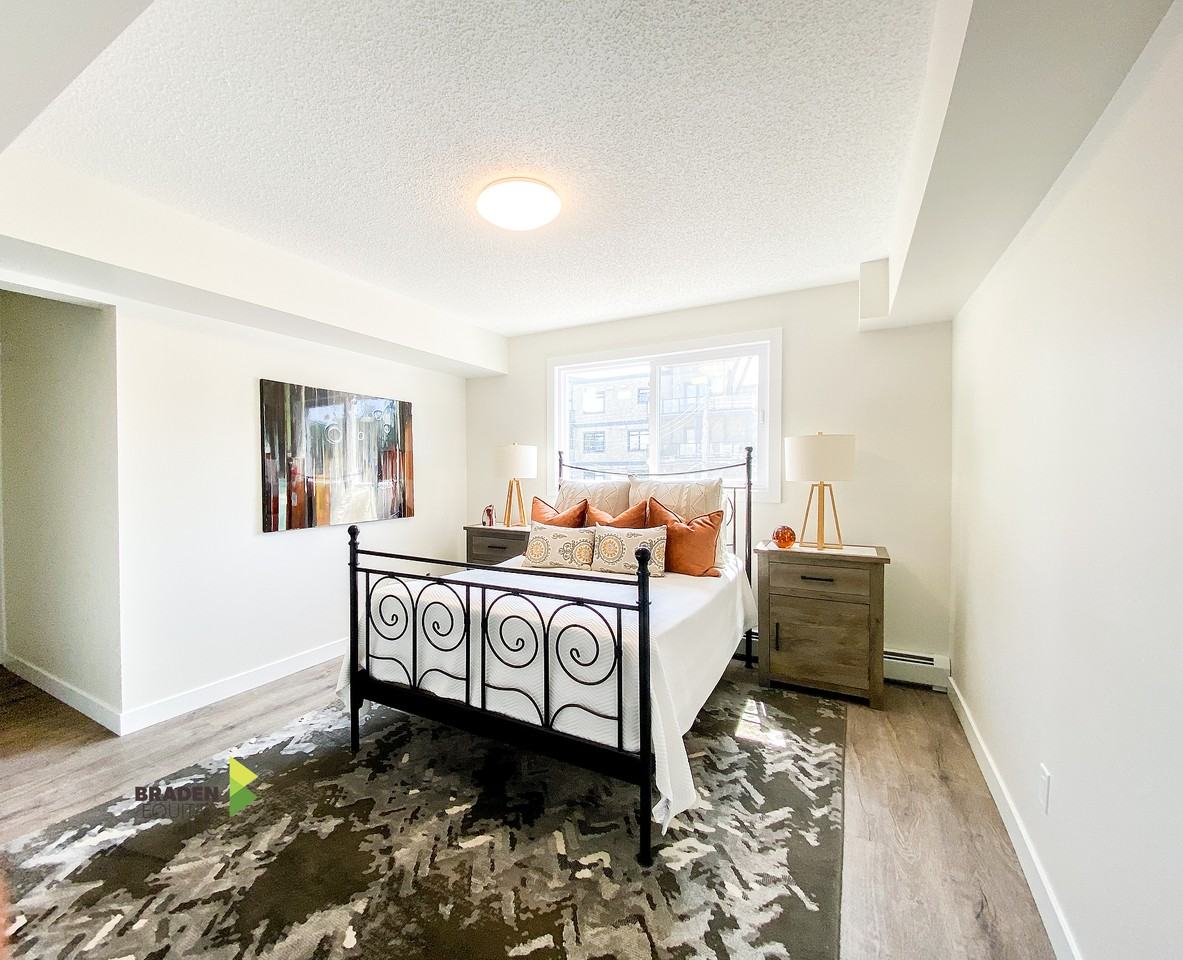 Strathcona Apartments - Photo 5 of 29