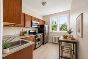 featured image of 261 College St