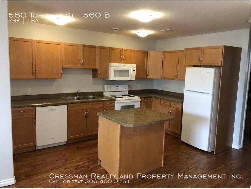 560 Toronto St - Photo 2 of 14