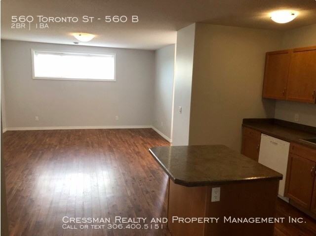 560 Toronto St - Photo 3 of 14