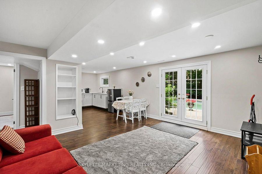 17 Sabrina Court - Photo 7 of 21