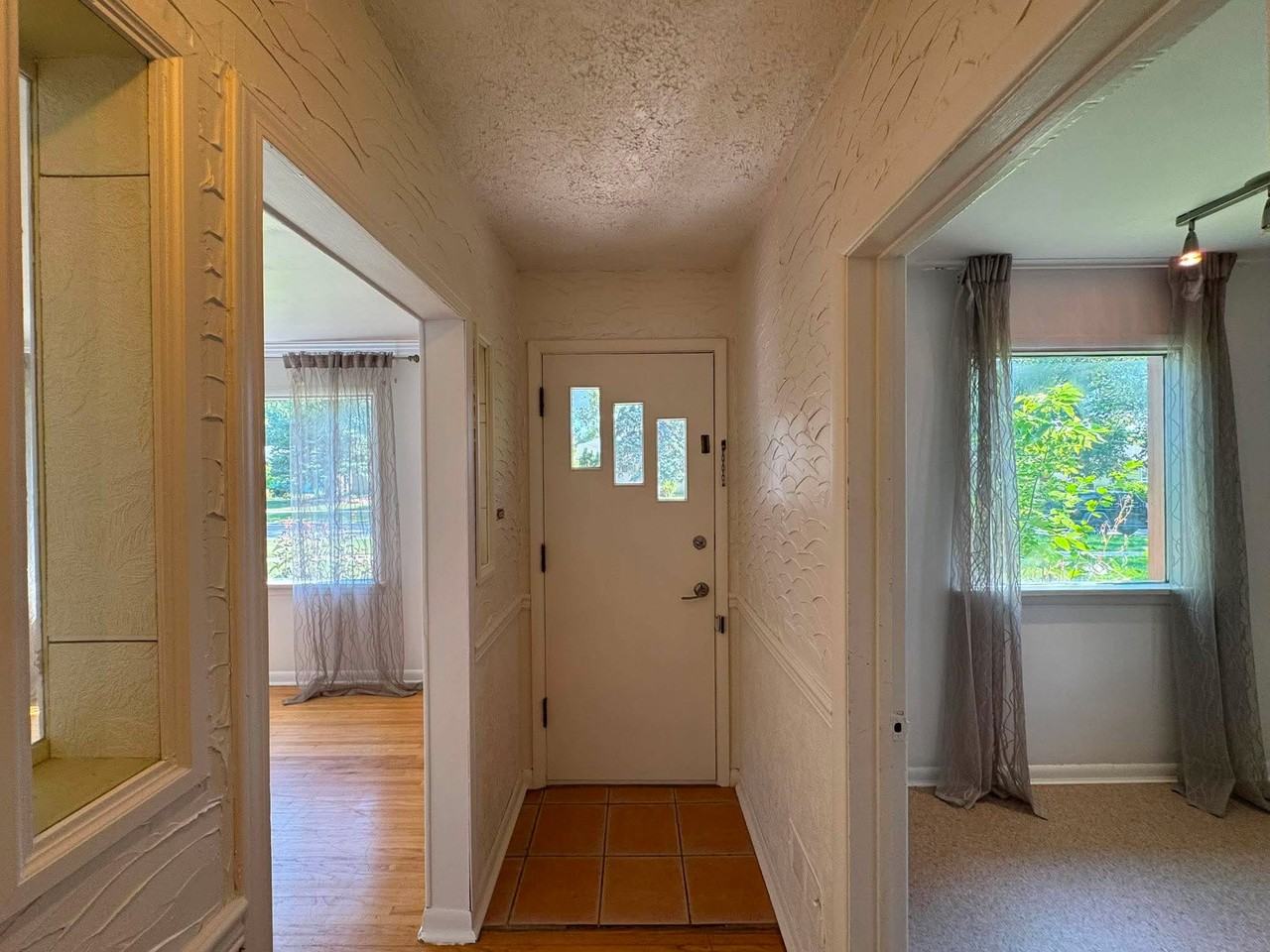 321 Lockwood St - Photo 2 of 26