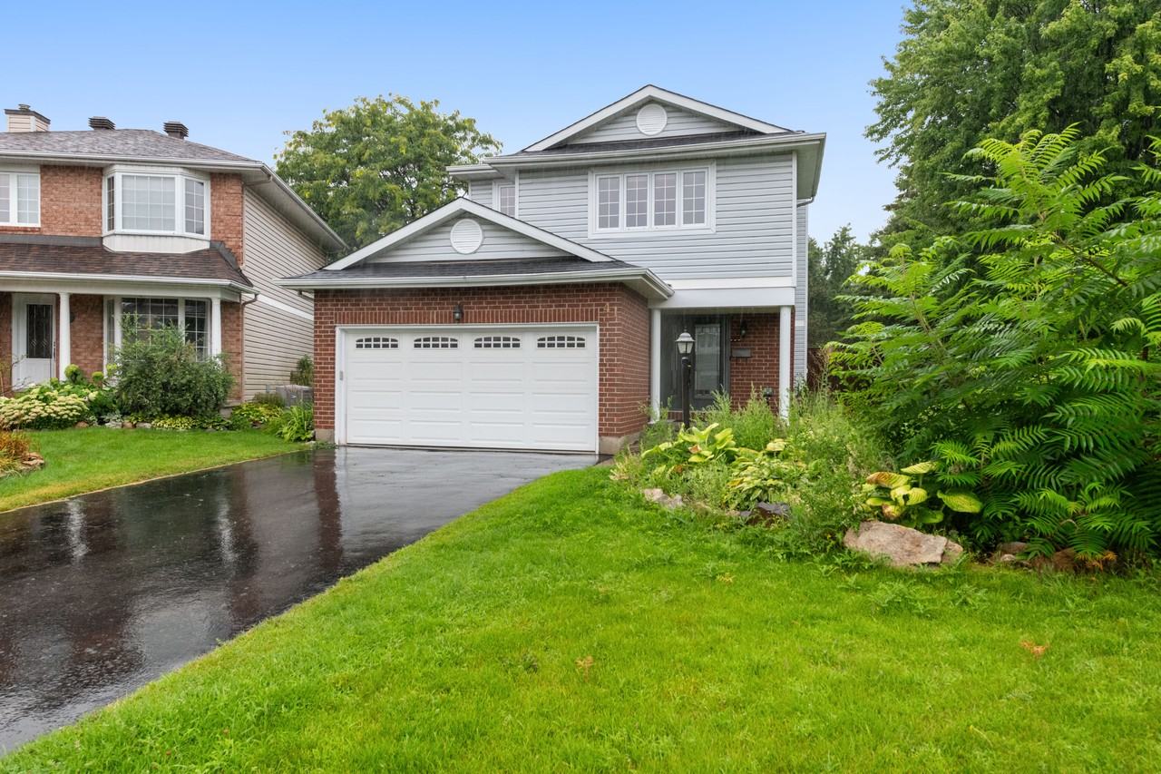41 Hawley Cres - Photo 2 of 36