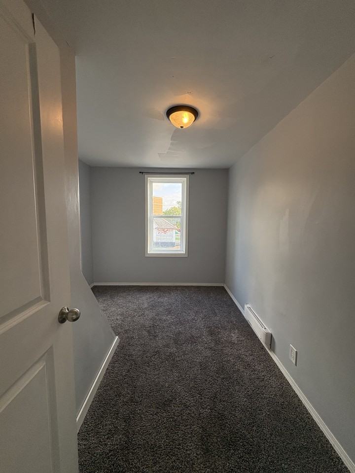 419 Nairn Ave - Photo 4 of 8