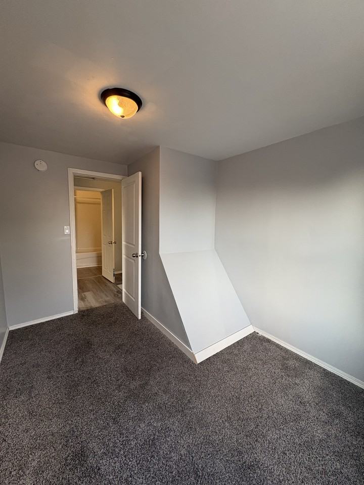 419 Nairn Ave - Photo 5 of 8