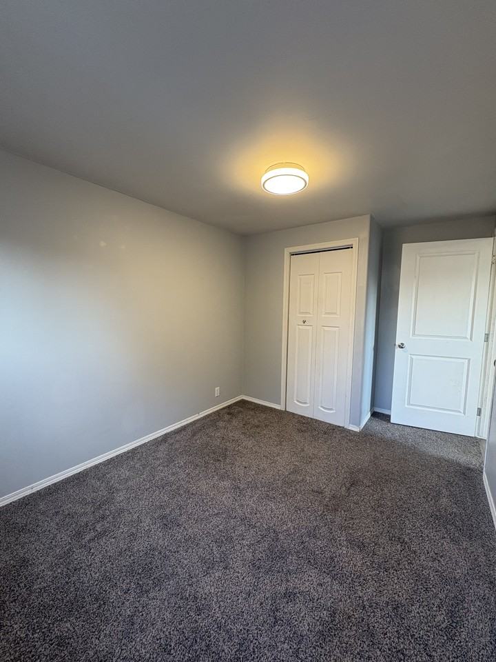 419 Nairn Ave - Photo 6 of 8