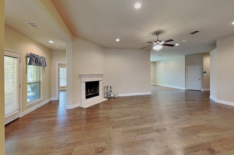 7417 Rose Crest Blvd - Photo 3 of 18