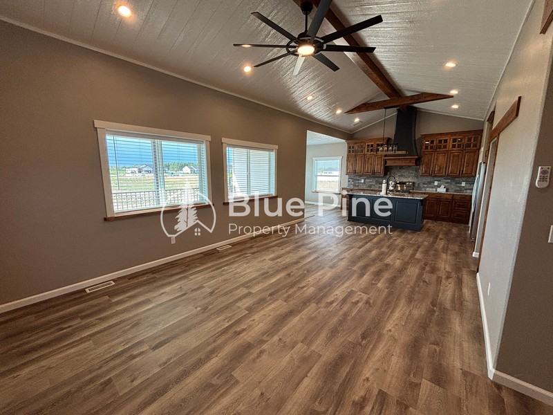 3766 En - Photo 6 of 50