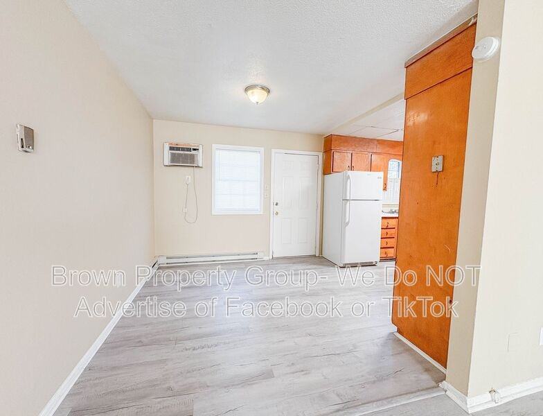 2310 Barrington Cir - Photo 3 of 13