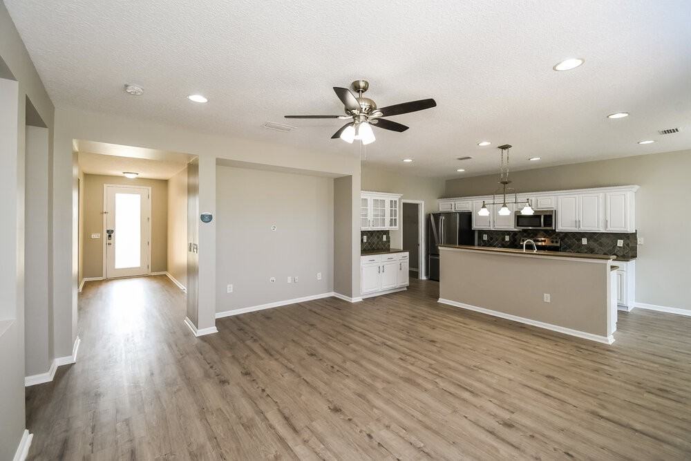 3901 Cedar Bluff Ln - Photo 4 of 16