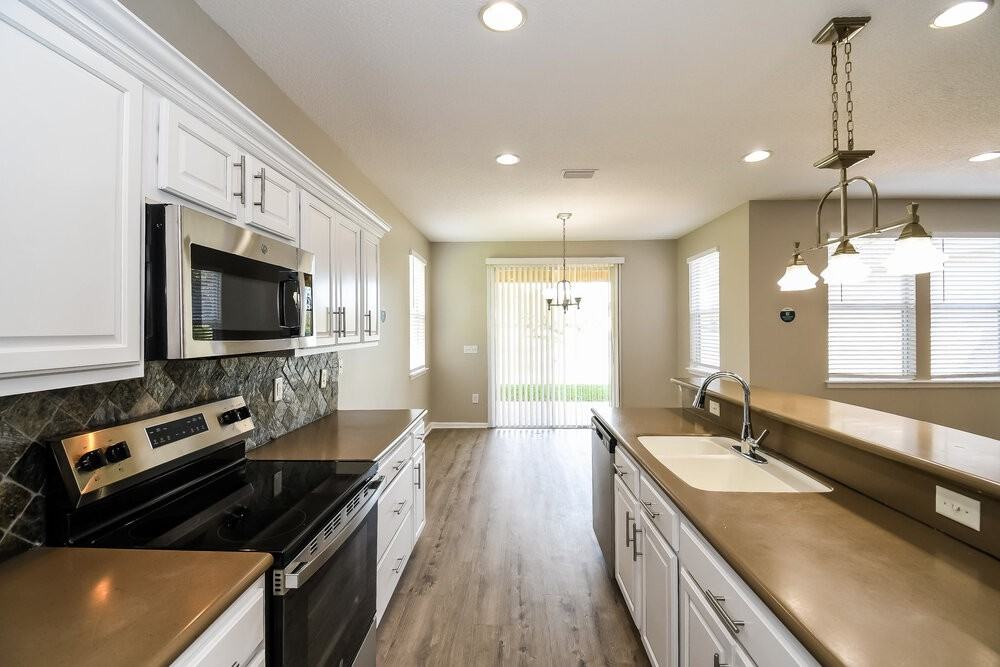 3901 Cedar Bluff Ln - Photo 6 of 16