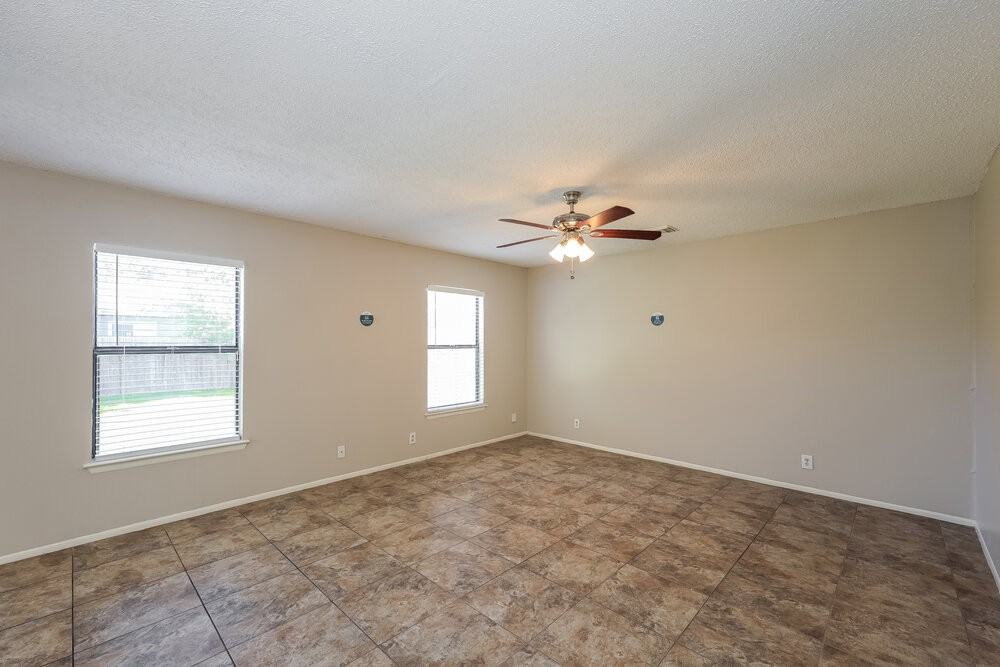 3191 Beacon Fld - Photo 5 of 17