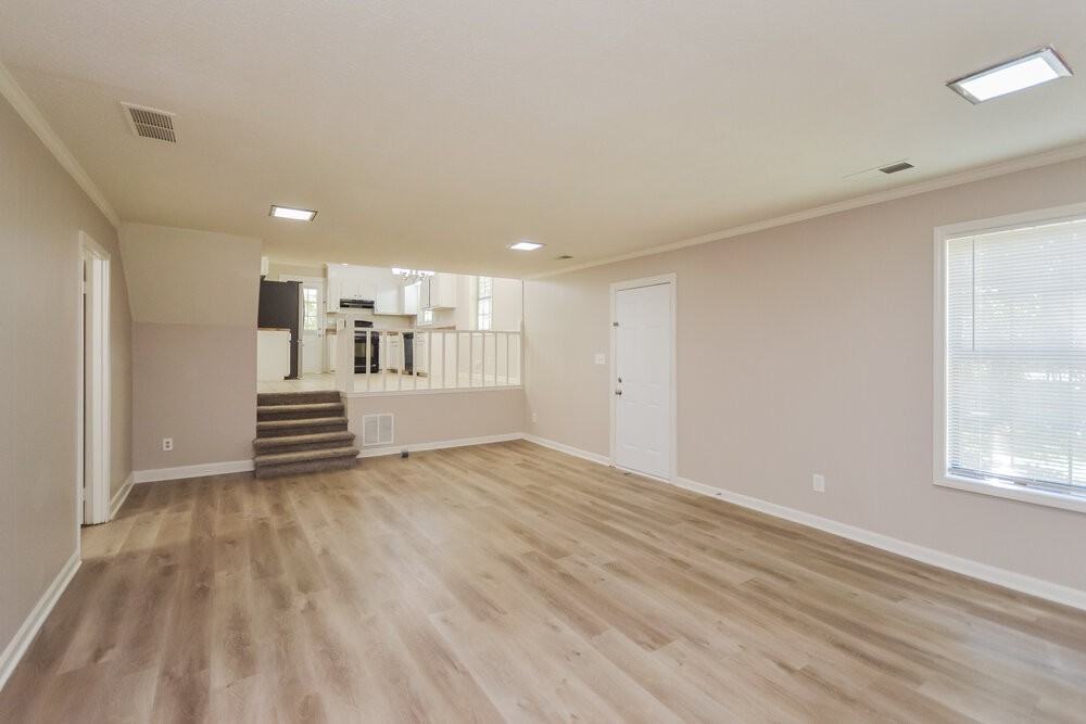 1731 Underwood Dr Se - Photo 5 of 18