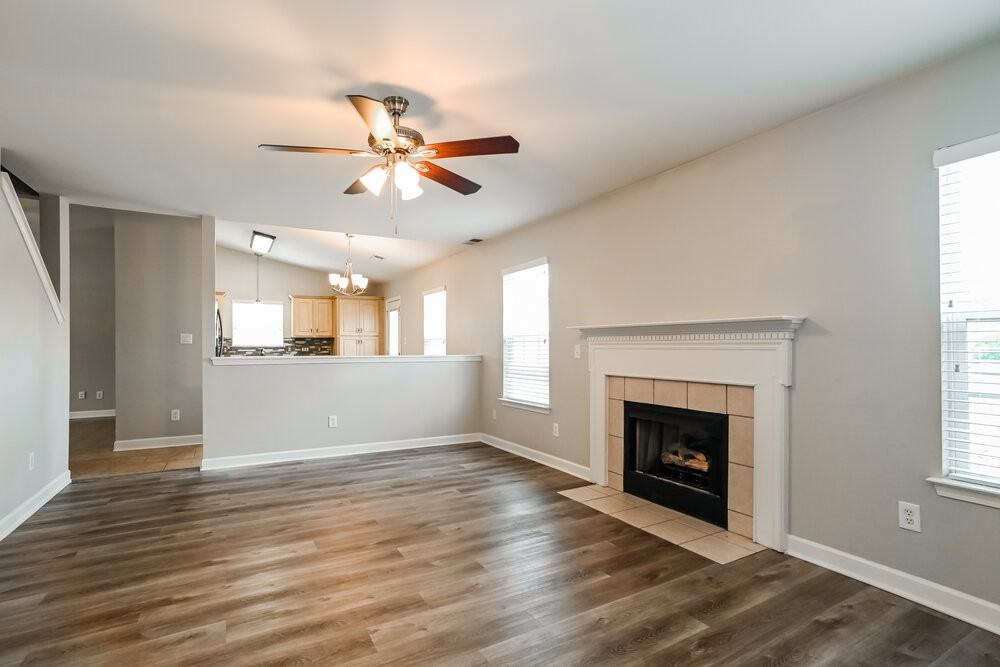 4706 Capstone Dr - Photo 4 of 17