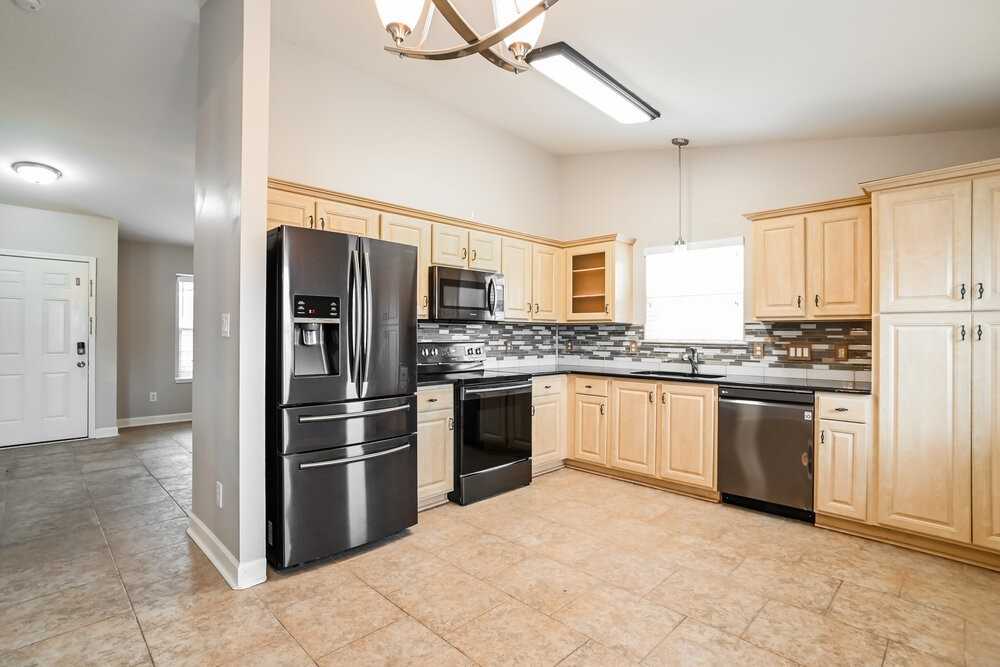 4706 Capstone Dr - Photo 6 of 17