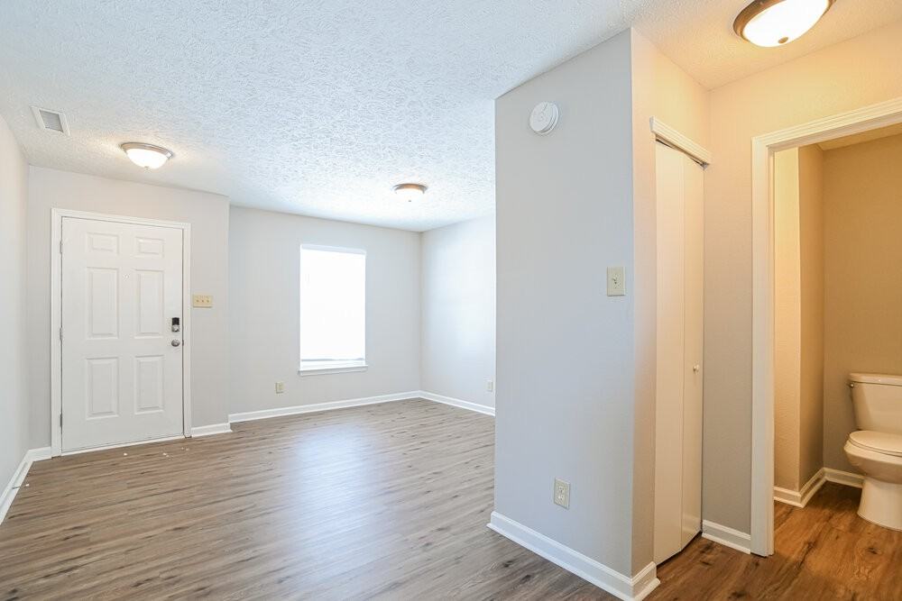 1589 Matthew Allen Cir - Photo 4 of 15