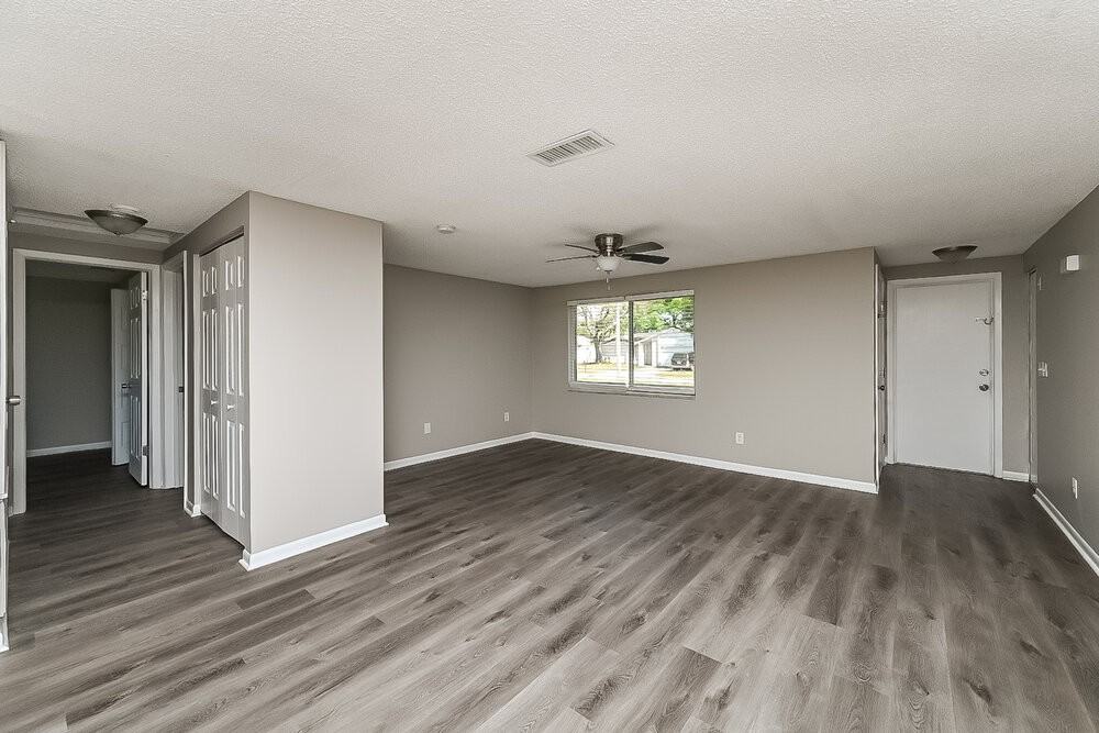 643 Pine Forest Dr - Photo 3 of 16