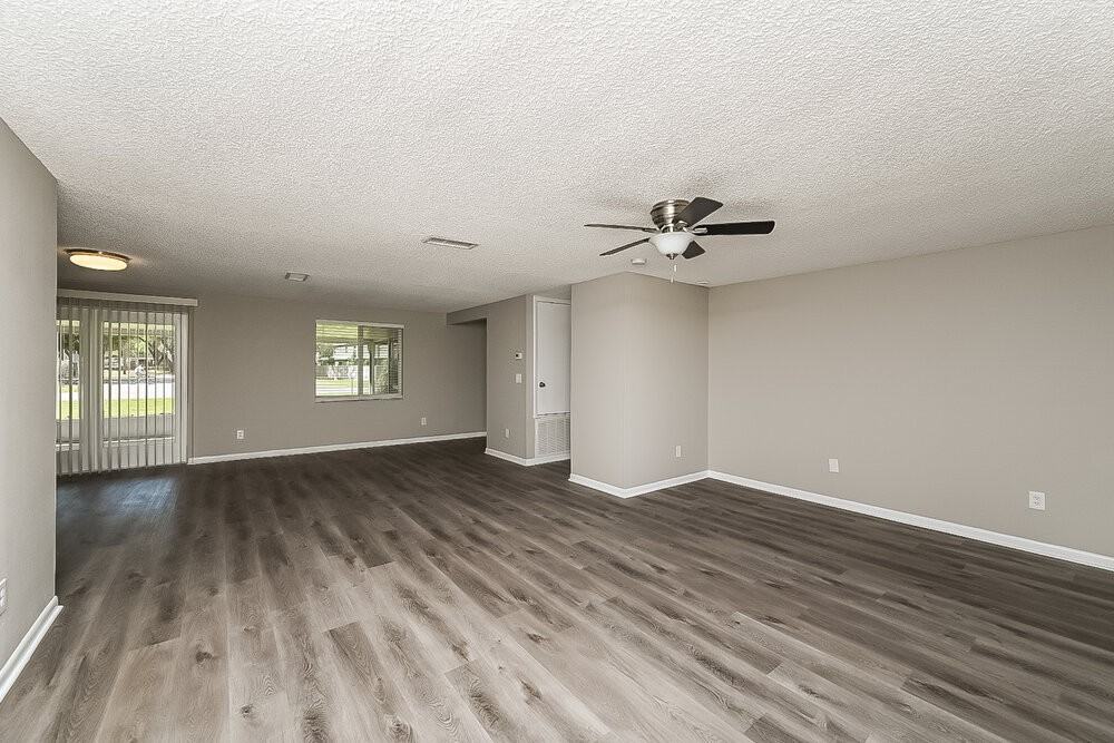 643 Pine Forest Dr - Photo 4 of 16