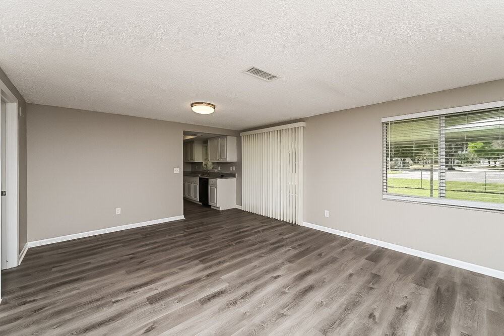 643 Pine Forest Dr - Photo 5 of 16