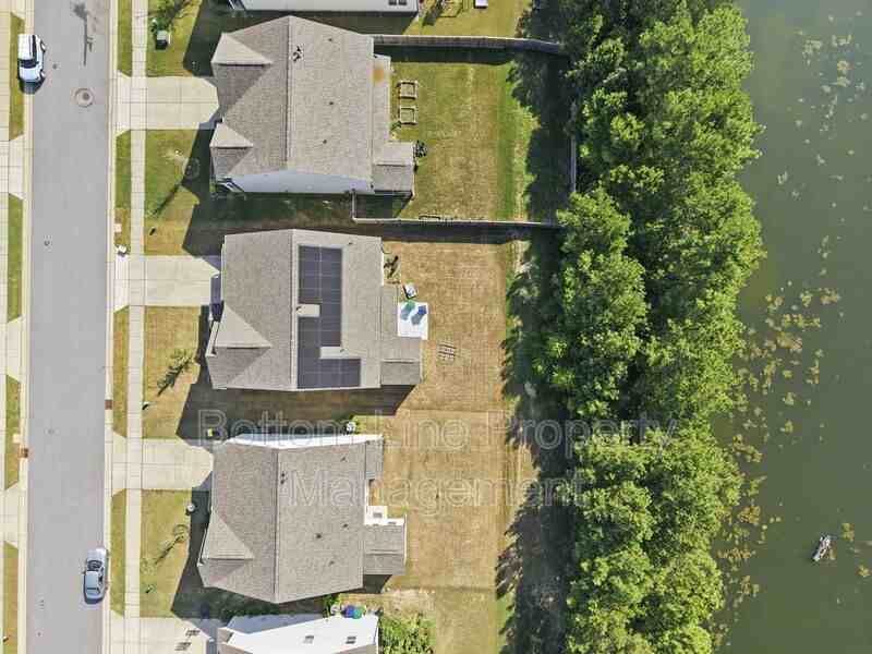 2230 Bethpage Dr - Photo 4 of 41
