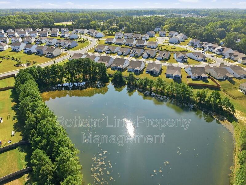 2230 Bethpage Dr - Photo 5 of 41