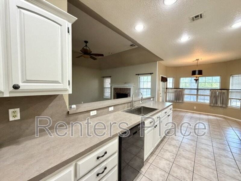 204 N Magnolia Ct - Photo 5 of 19