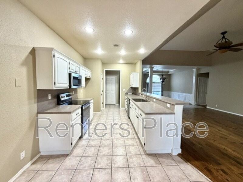 204 N Magnolia Ct - Photo 7 of 19