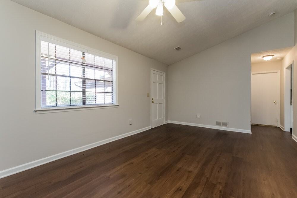 3048 Jonathan Ct - Photo 4 of 16