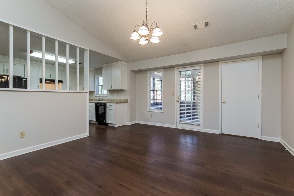 3048 Jonathan Ct - Photo 5 of 16