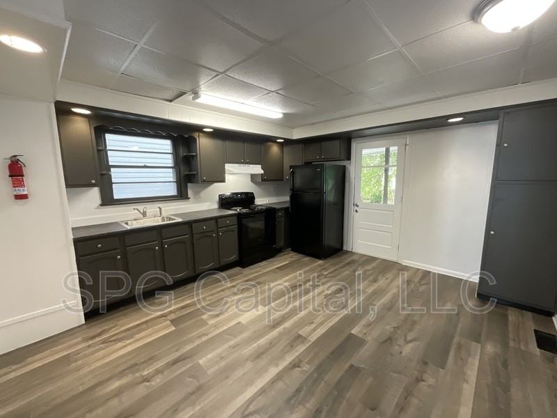 712 W Mason Ave - Photo 3 of 10