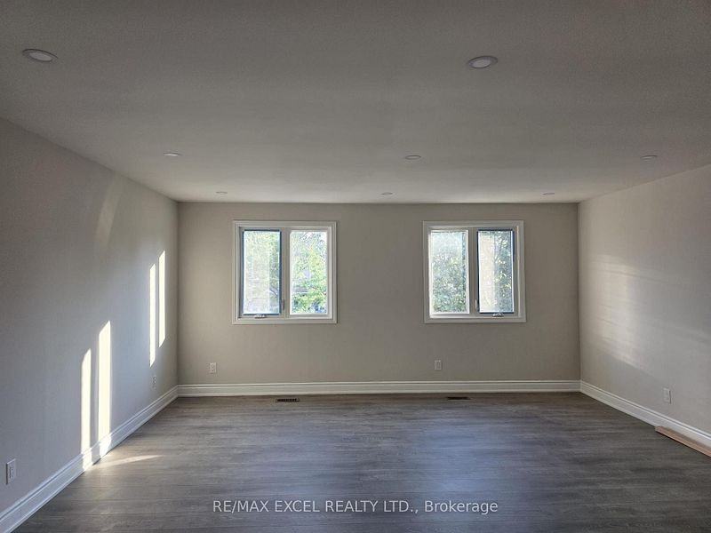 420 Winfield Terrace - Photo 4 of 12