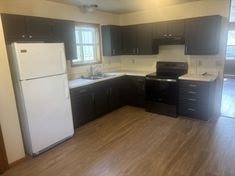 808 Harney Ave - Photo 4 of 24