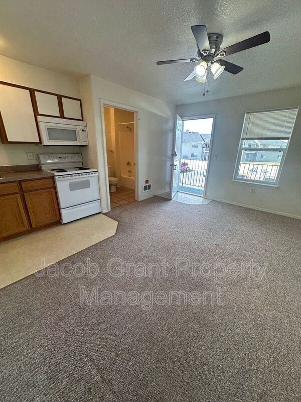 1378 Curlew Dr #235 - Photo 4 of 7