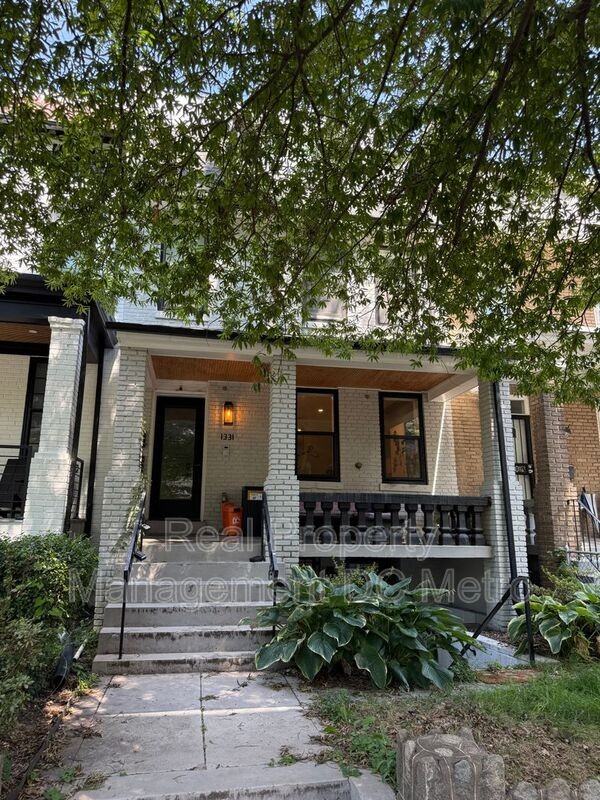 1331 Taylor St Nw - Photo 2 of 26