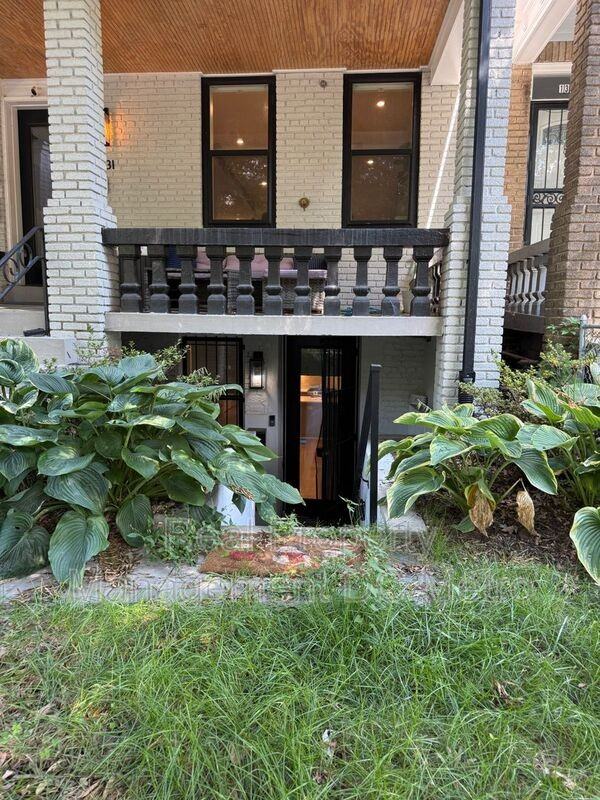 1331 Taylor St Nw - Photo 3 of 26