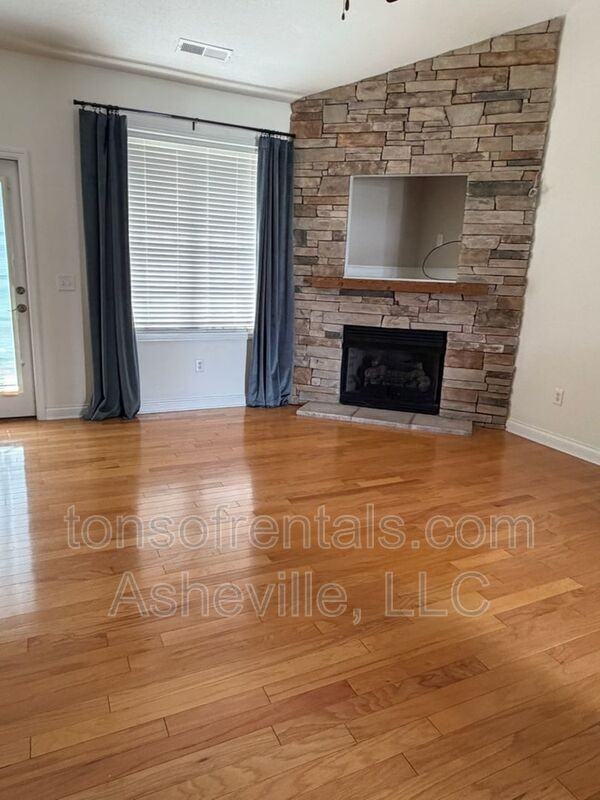 18 Spelter St - Photo 2 of 16