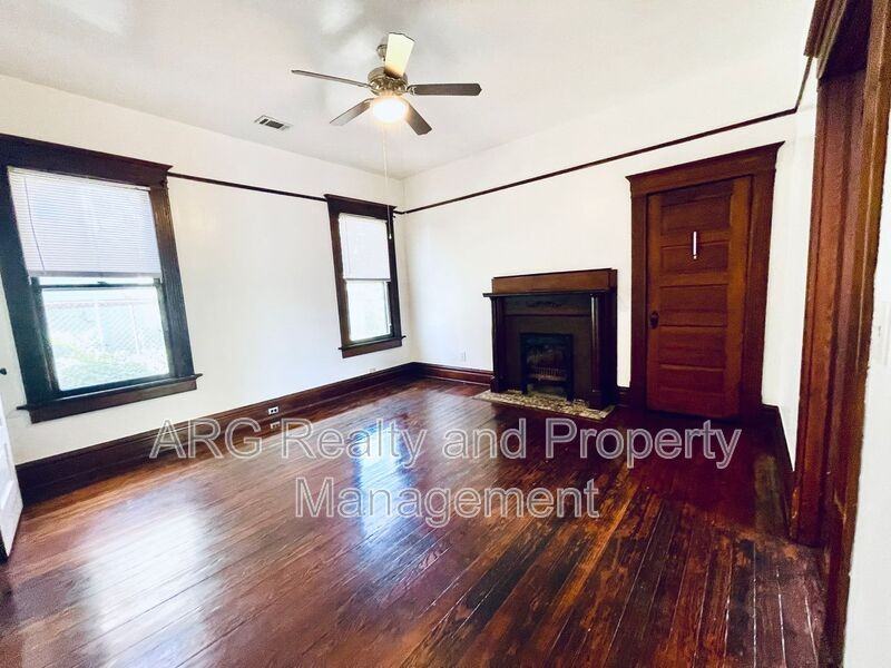 487 Boulevard Se - Photo 4 of 19